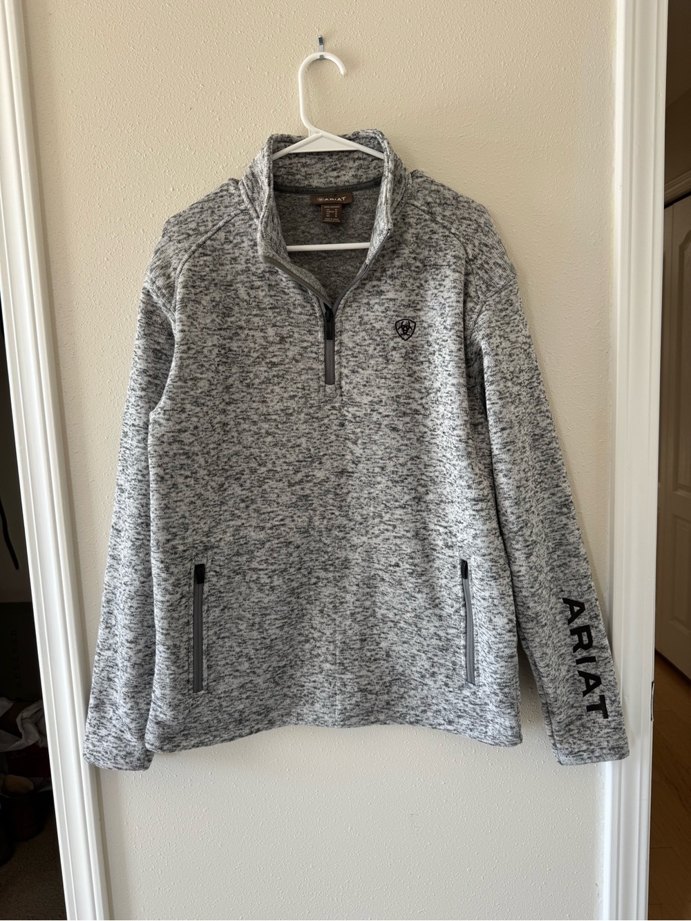 Ariat Men's Medium Heather Gray Quarter-Zip Sweater Like New